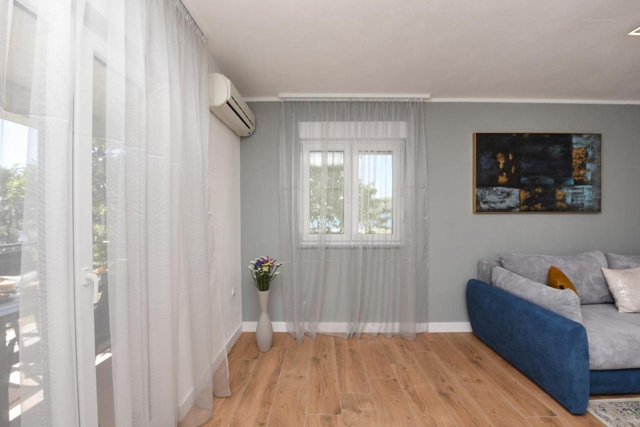 Malako Family Apartments セリネ エクステリア 写真