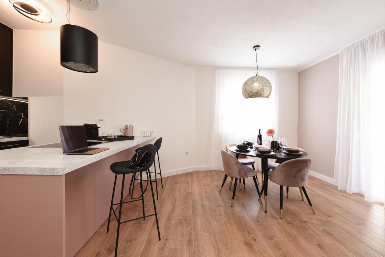 Malako Family Apartments セリネ エクステリア 写真