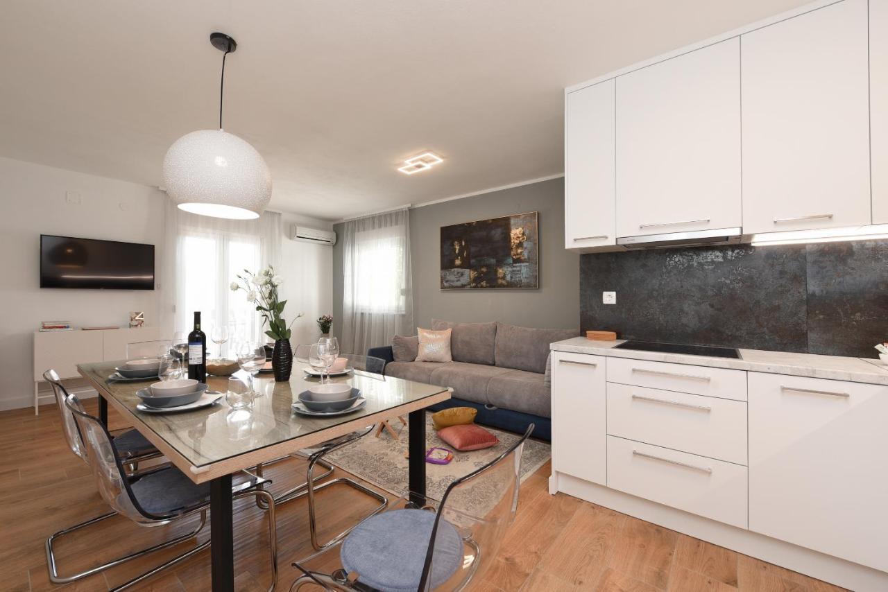 Malako Family Apartments セリネ エクステリア 写真