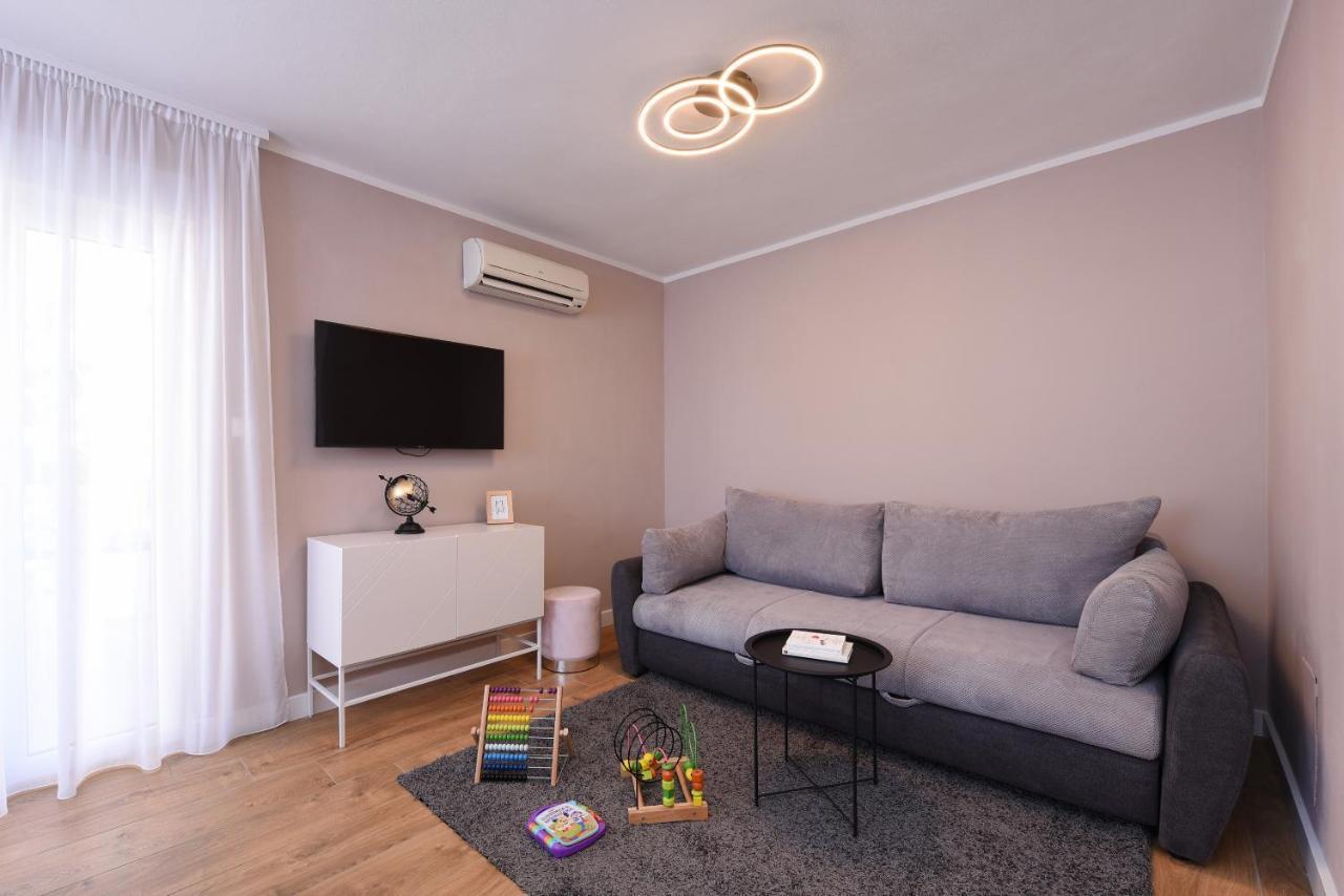 Malako Family Apartments セリネ エクステリア 写真