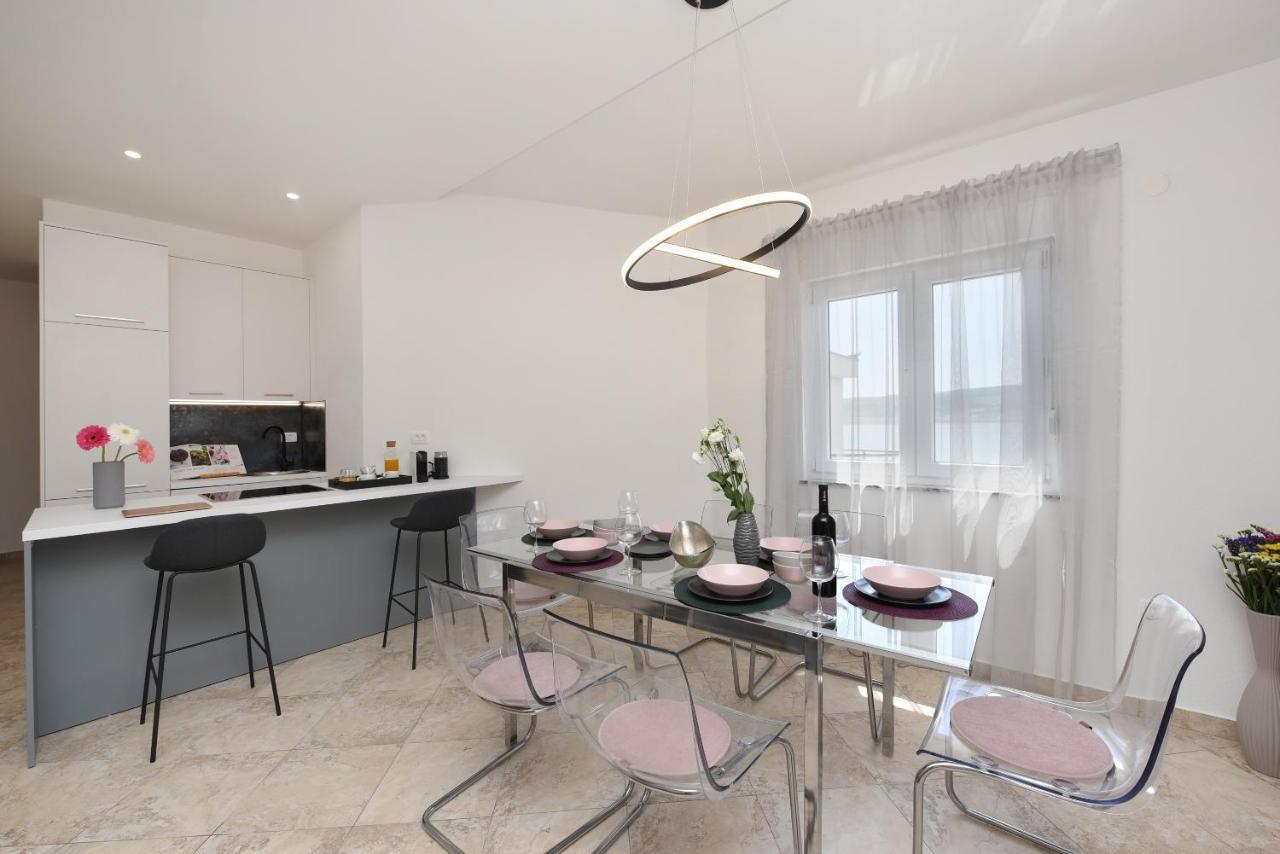 Malako Family Apartments セリネ エクステリア 写真