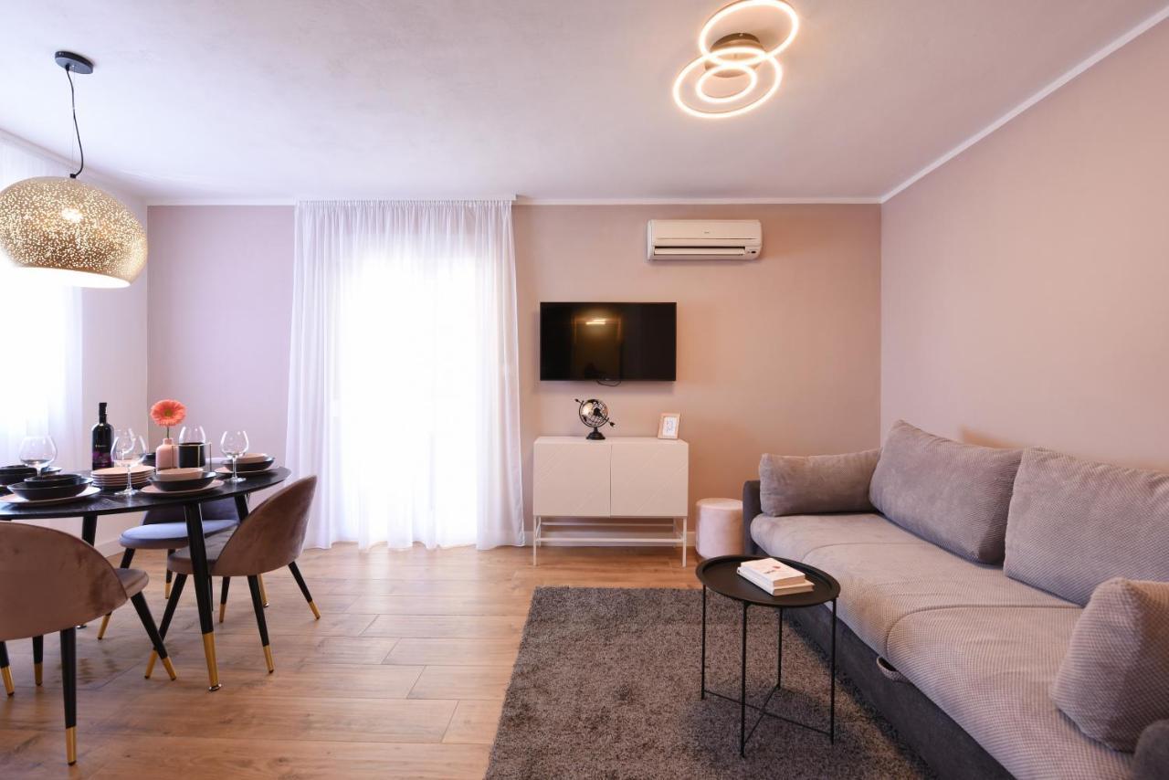 Malako Family Apartments セリネ エクステリア 写真