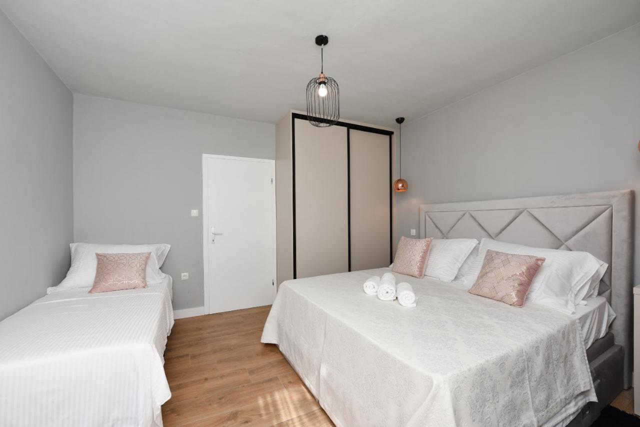 Malako Family Apartments セリネ エクステリア 写真