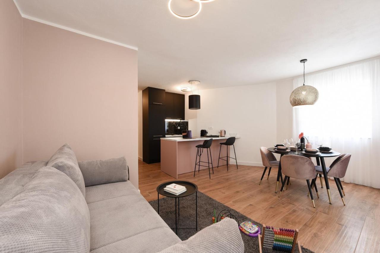 Malako Family Apartments セリネ エクステリア 写真