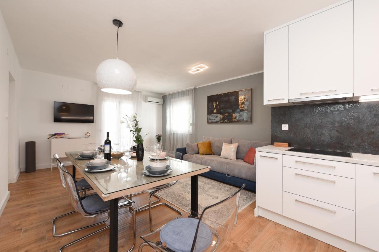 Malako Family Apartments セリネ エクステリア 写真